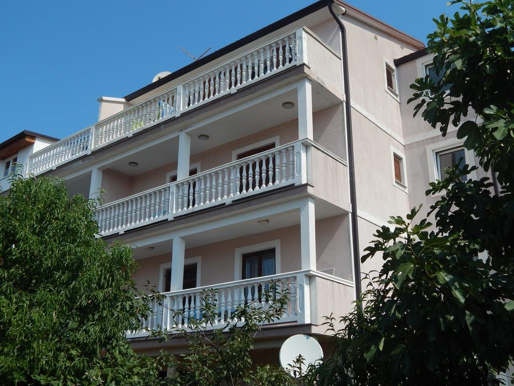 Apartments Vilanija Exterior foto
